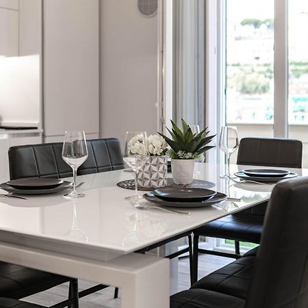 H11 Luxury Sanremo Centro - Elegante - Casino Apartment Luaran gambar