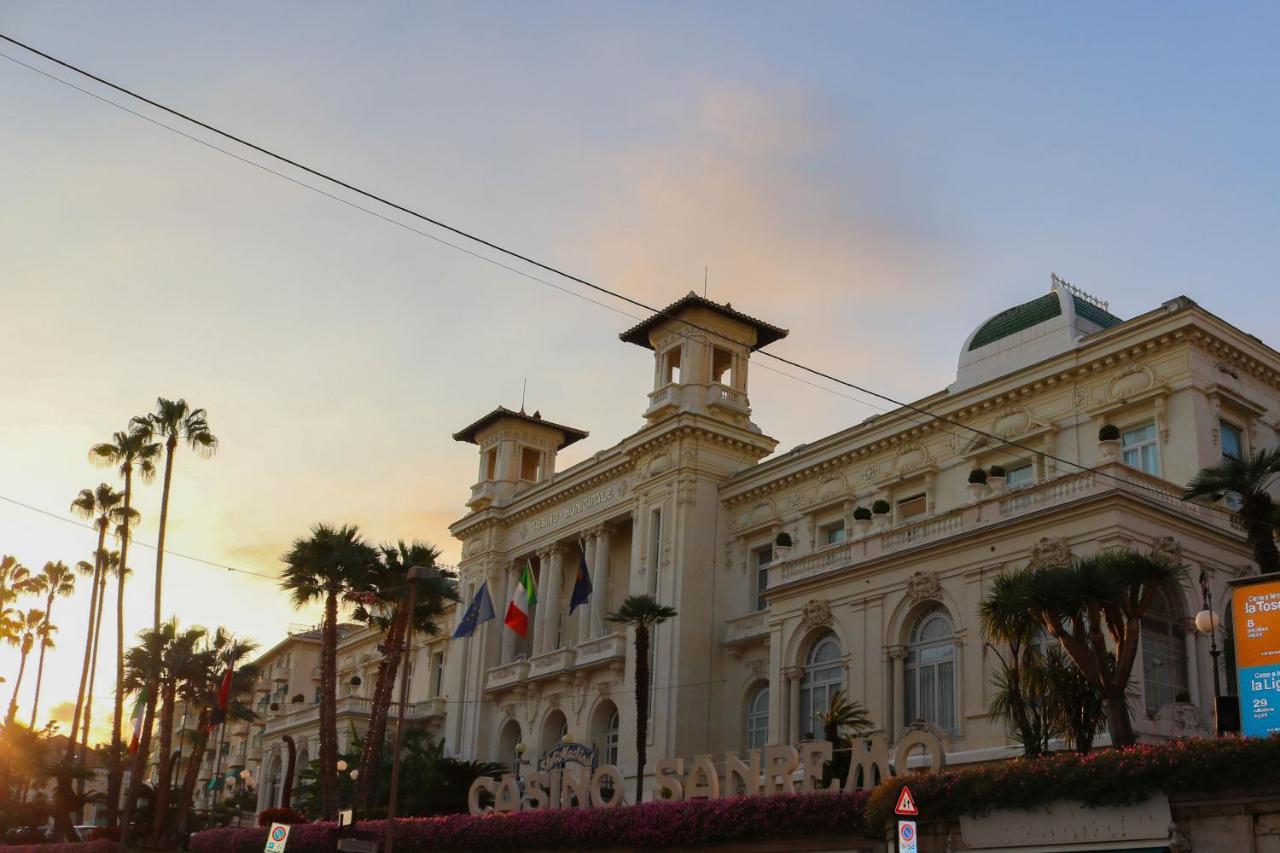 H11 Luxury Sanremo Centro - Elegante - Casino Apartment Luaran gambar