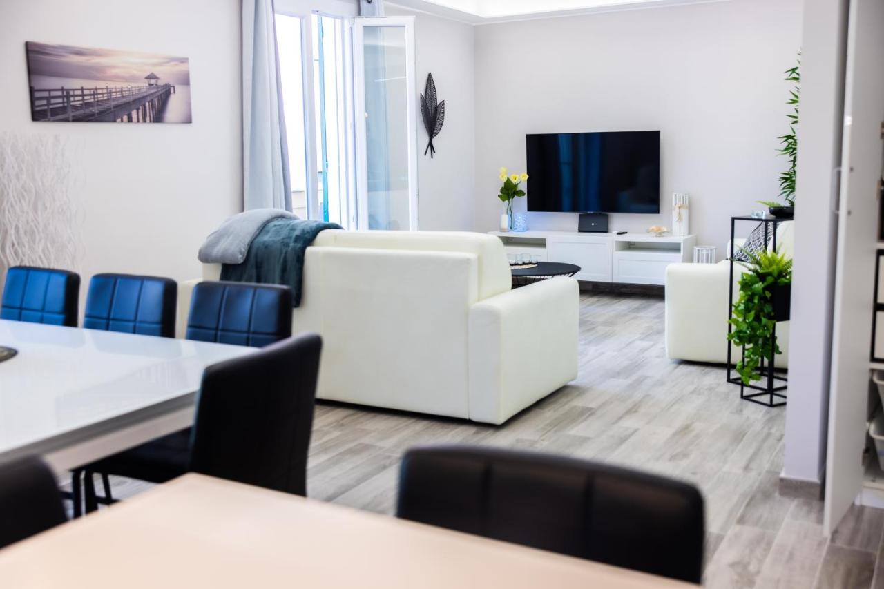 H11 Luxury Sanremo Centro - Elegante - Casino Apartment Luaran gambar