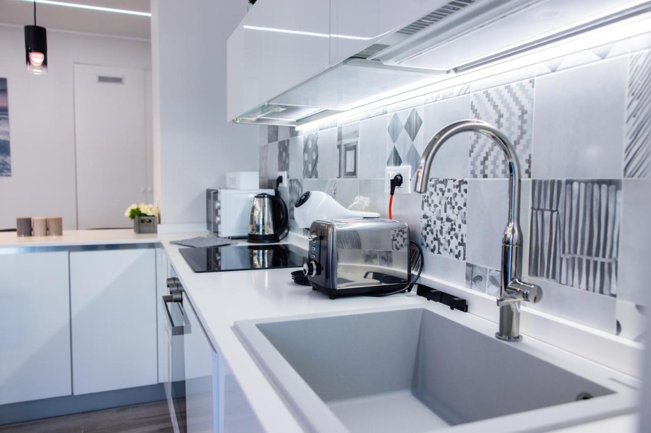 H11 Luxury Sanremo Centro - Elegante - Casino Apartment Luaran gambar