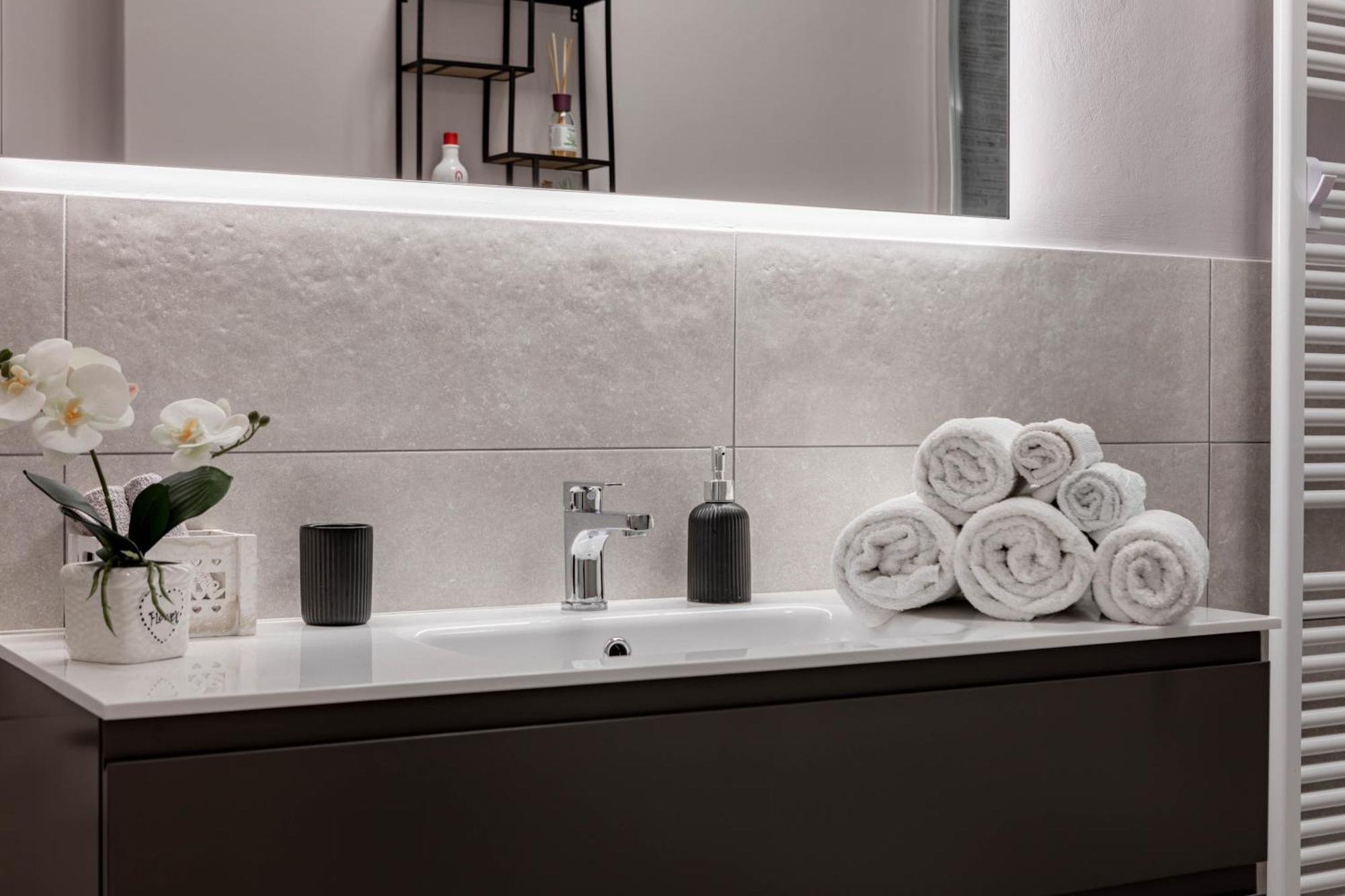 H11 Luxury Sanremo Centro - Elegante - Casino Apartment Luaran gambar