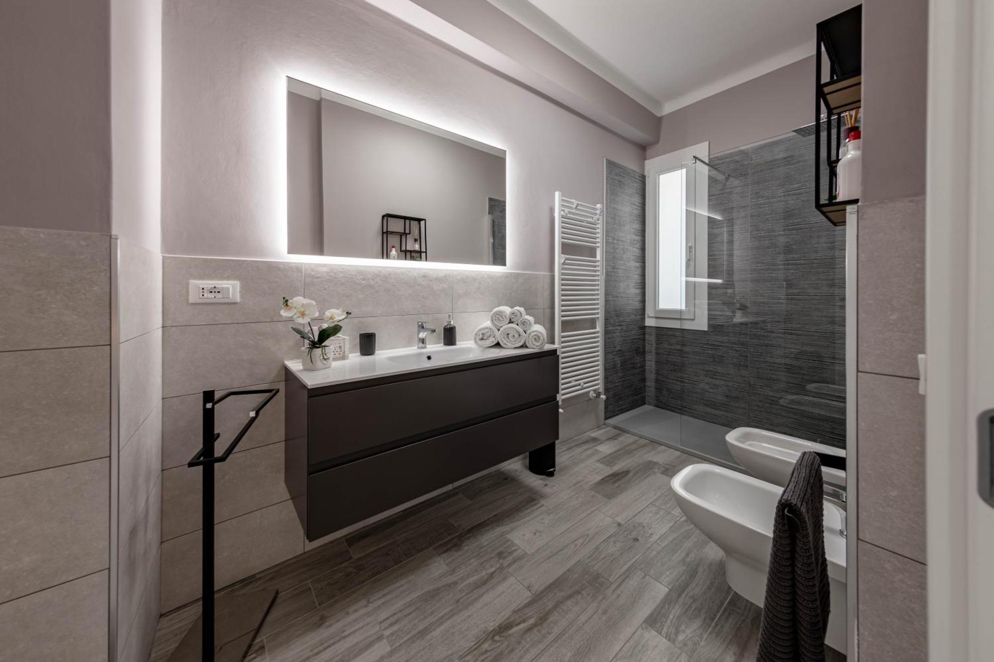 H11 Luxury Sanremo Centro - Elegante - Casino Apartment Luaran gambar
