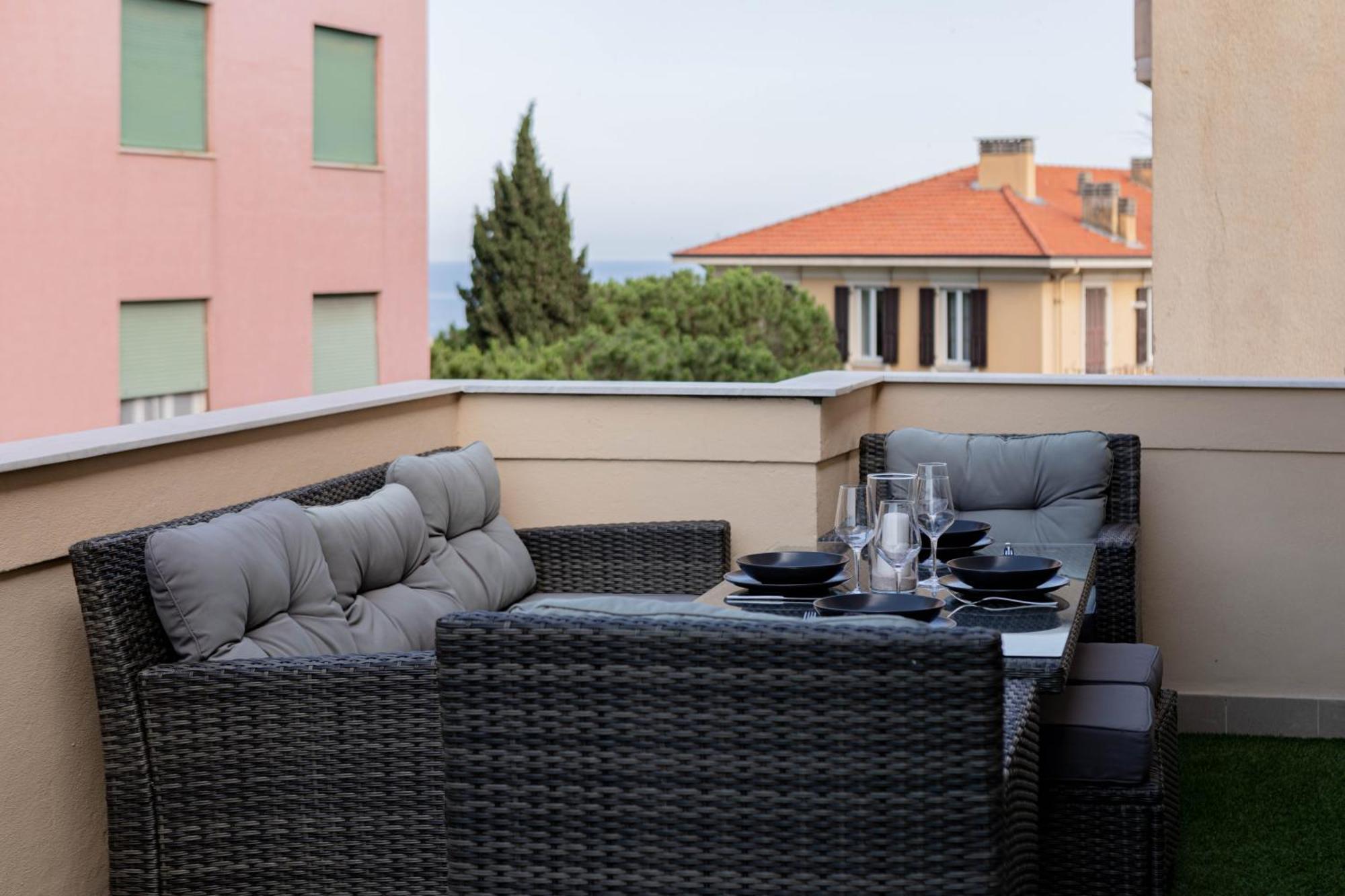 H11 Luxury Sanremo Centro - Elegante - Casino Apartment Luaran gambar